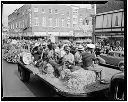 Band in blackface non Harbor Plywood float, circa 1945, #22728_1