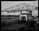 Unloading gondolas, 1/1940, #8242_1